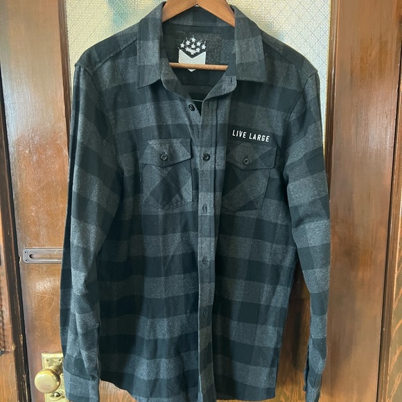 Live large flannel - Picture 1 of 3